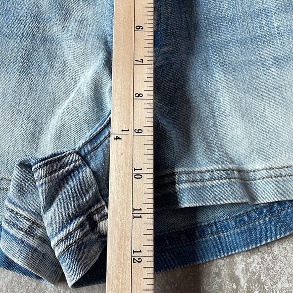 Almost Famous,blue denim,high rise short for Juniors 4 pockets/belt(ribbon) - Picture 5 of 5